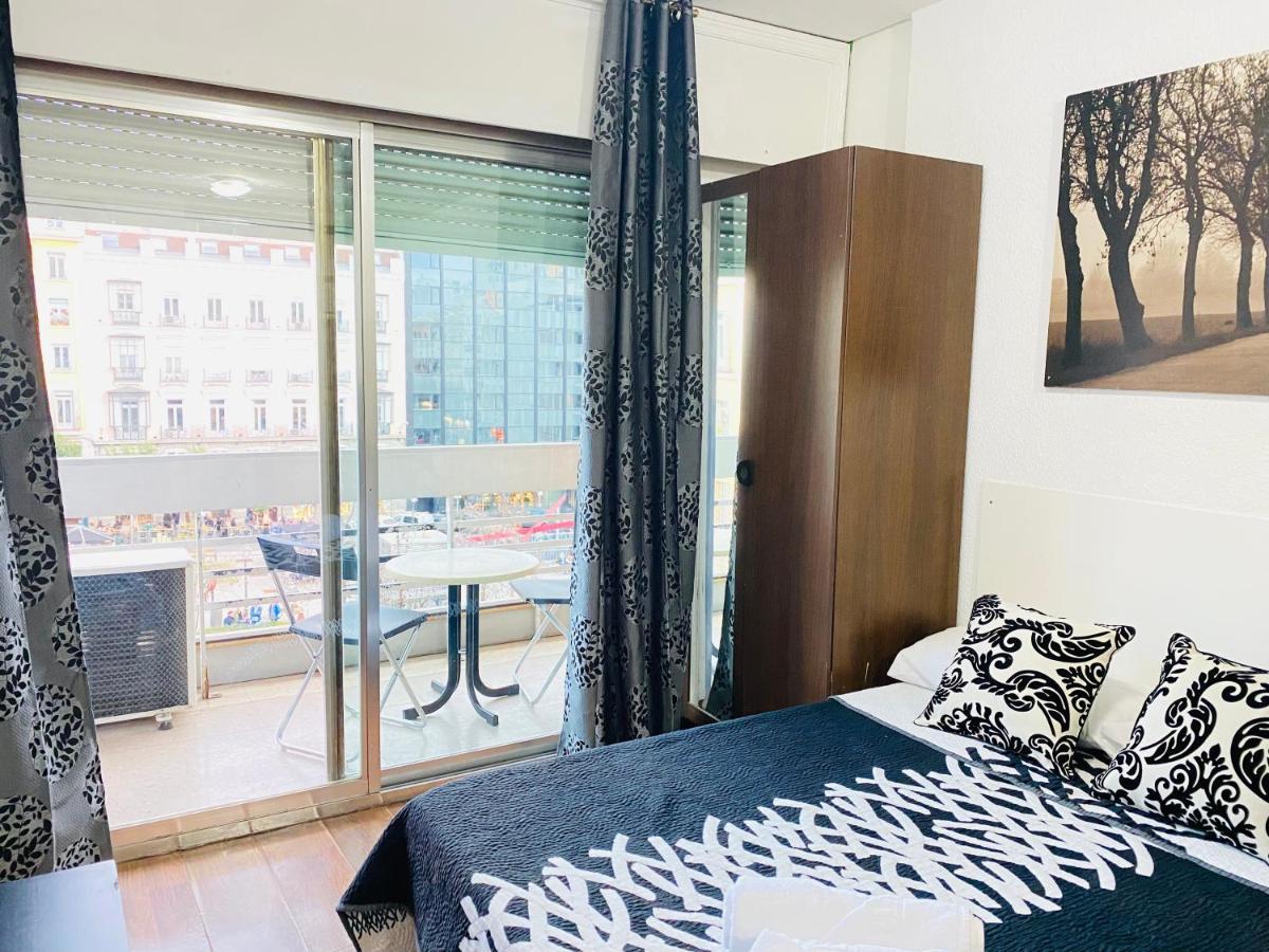 Estudio Doble Con Balcon En Madrid Centro エクステリア 写真