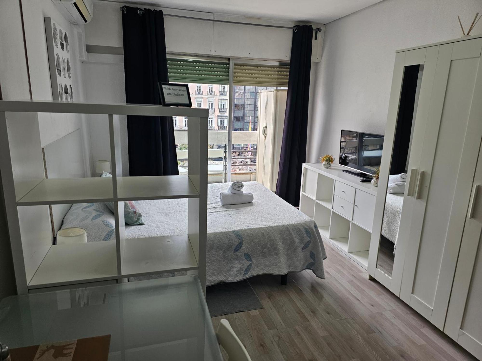Estudio Doble Con Balcon En Madrid Centro エクステリア 写真